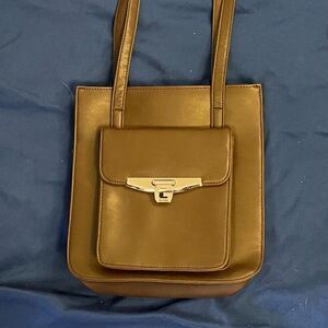 GUESS- brown leather purse 
